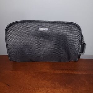 Giorgio Armani Makeup Bag Parfums  Black toiletry bag